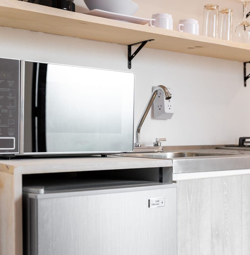 Junior Suite, Garden View | Private kitchenette | Microwave, stovetop, cookware/dishes/utensils