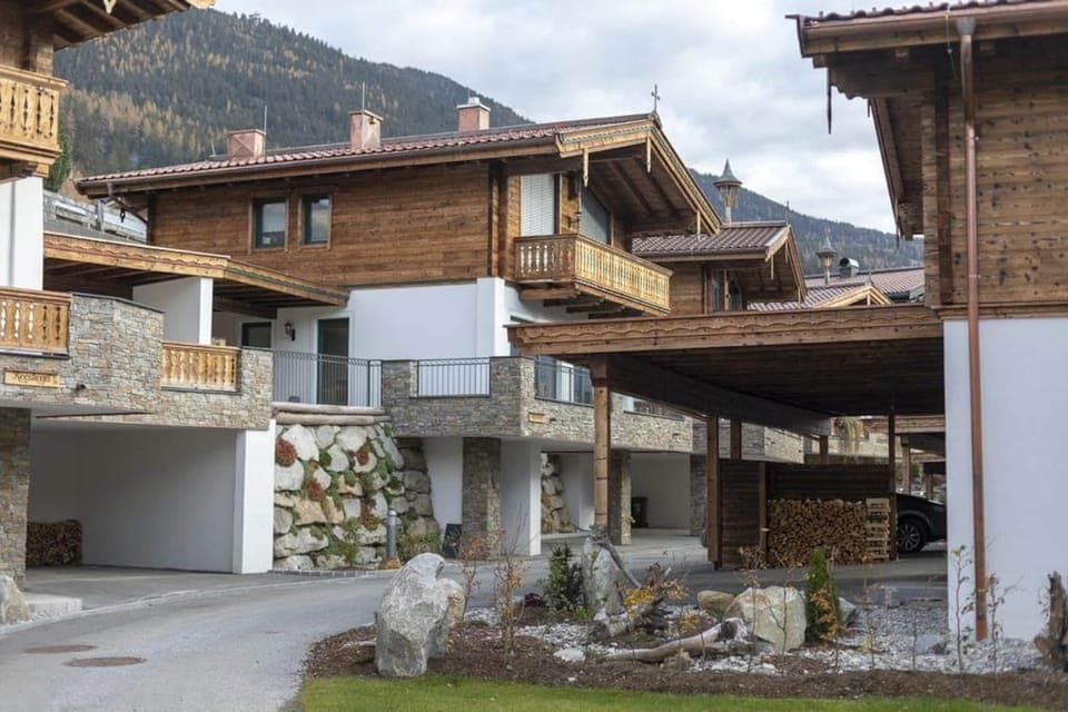 Immediate Surroundings [summer] (<1 km)