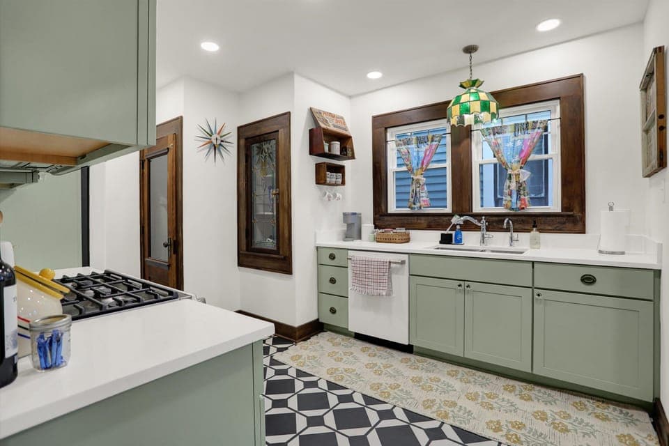 Fully remodeled kitchen with all the amenities you could need!