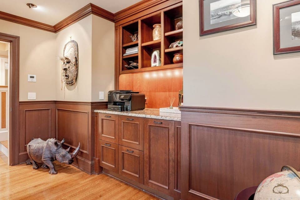 Wireless printer & printing paper also provided.