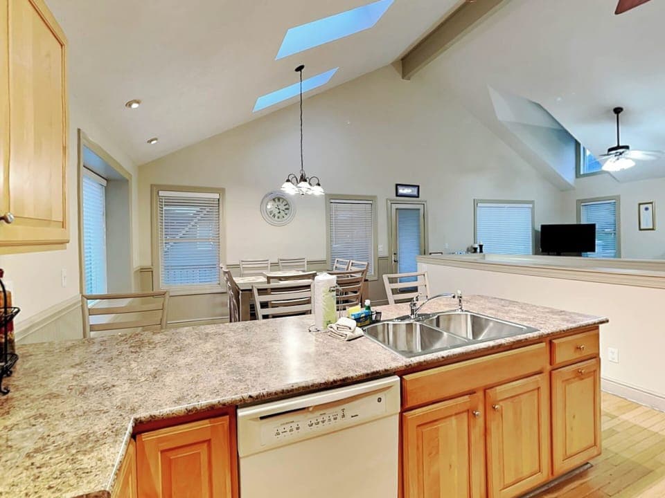 House (5 Bedrooms) | Property amenity