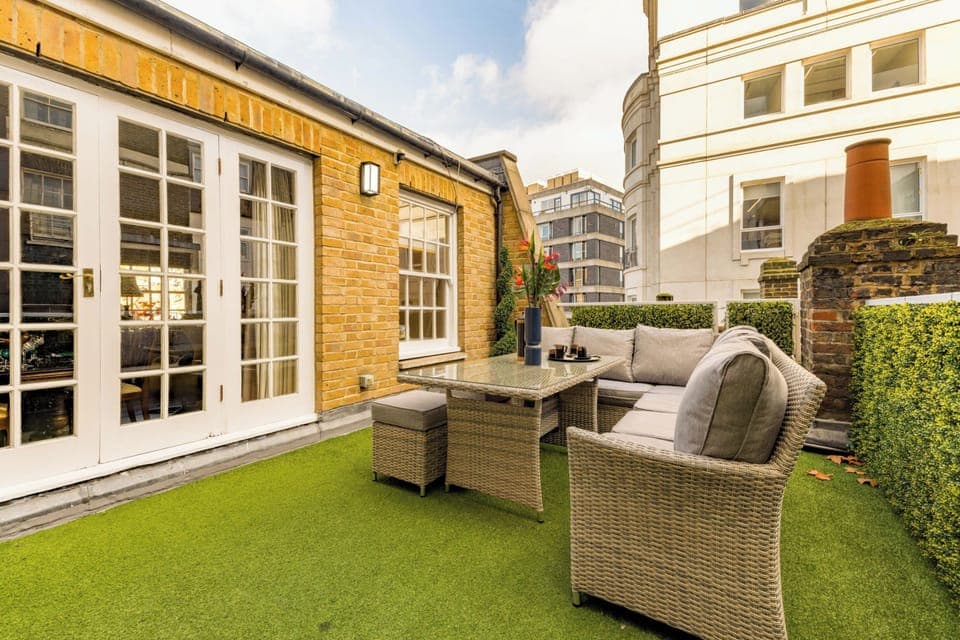 House | Outdoor dining