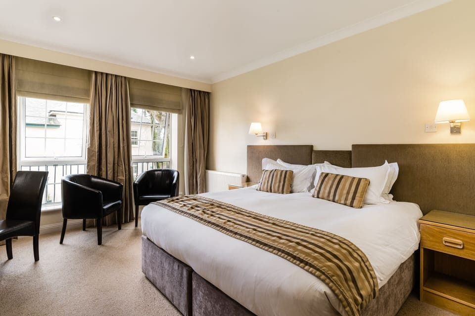 Family Room Sleeps 5 | Desk, iron/ironing board, free WiFi, bed sheets