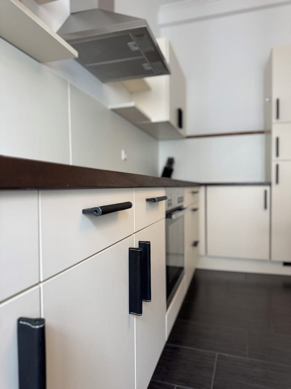 Luxury Condo, City View | Private kitchen