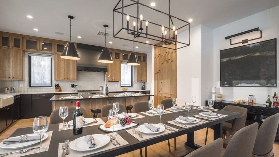 Dining and additional kitchen island seating, Upper Level