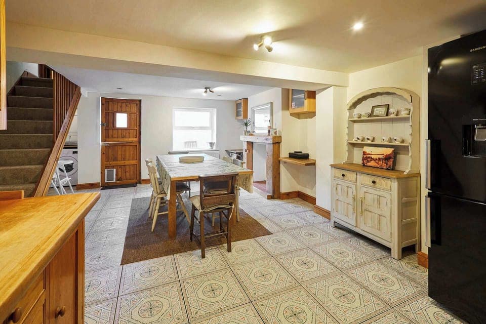 Gray Street, Whitby - Host & Stay