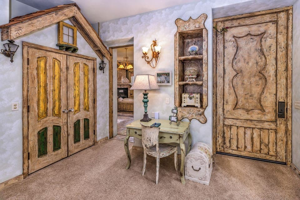 Villa, 1 King Bed, Balcony | Premium bedding, in-room safe, individually decorated