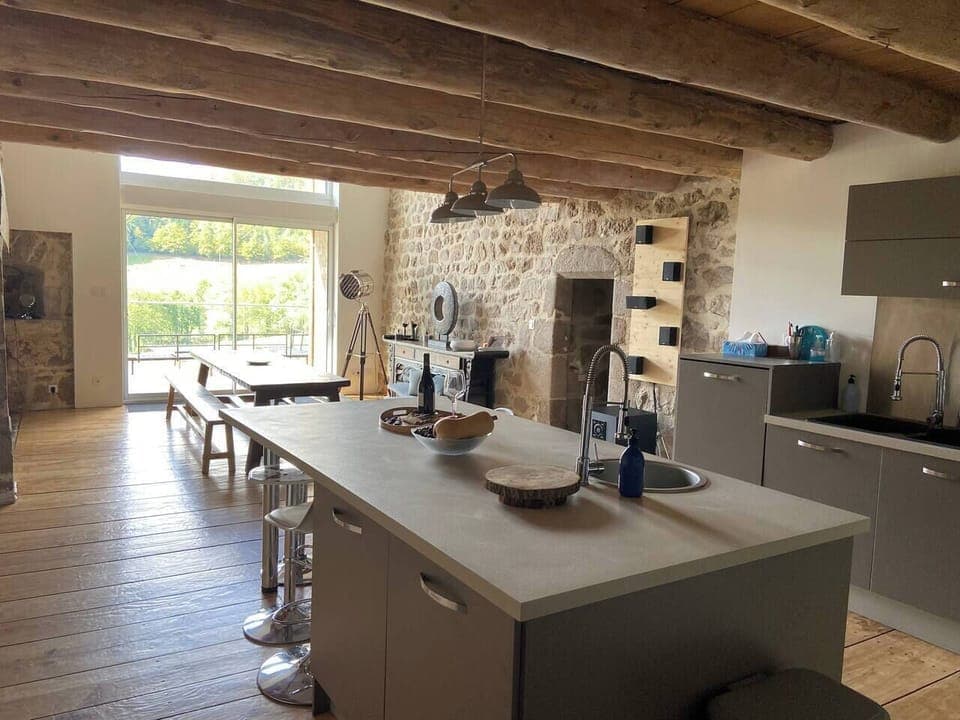 Fully-Equiped Kitchen (1)