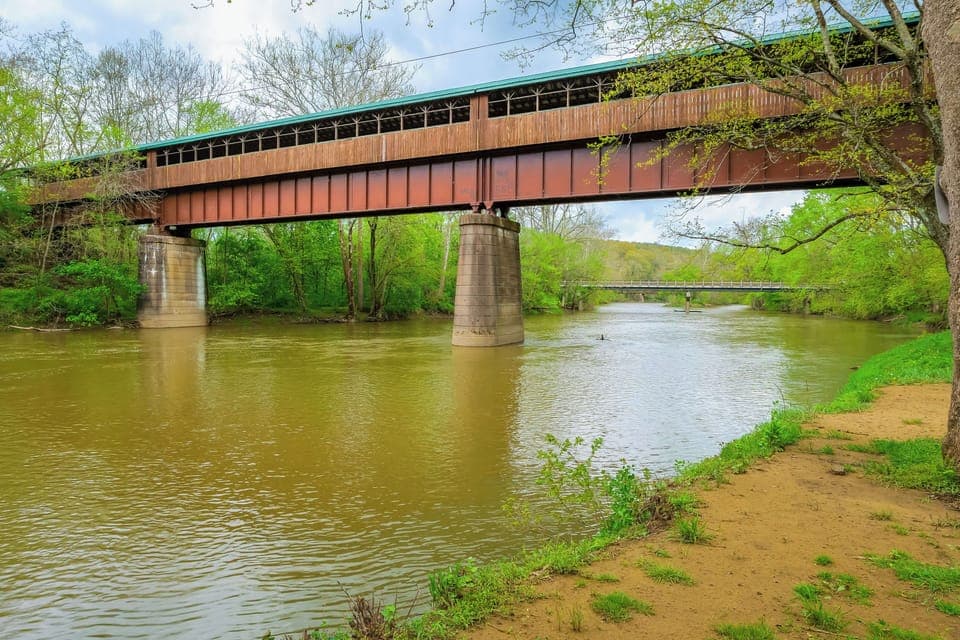 1 Mi to River via On-Site Trails