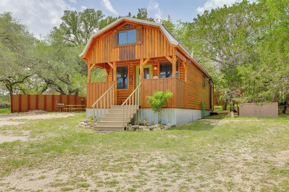 Concan Vacation Rental | 1BR | 1BA | 1,000 Sq Ft | Stairs Required