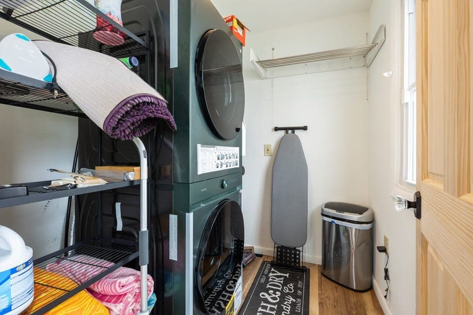Indoors, Appliance, Washer, Shelf, Floor