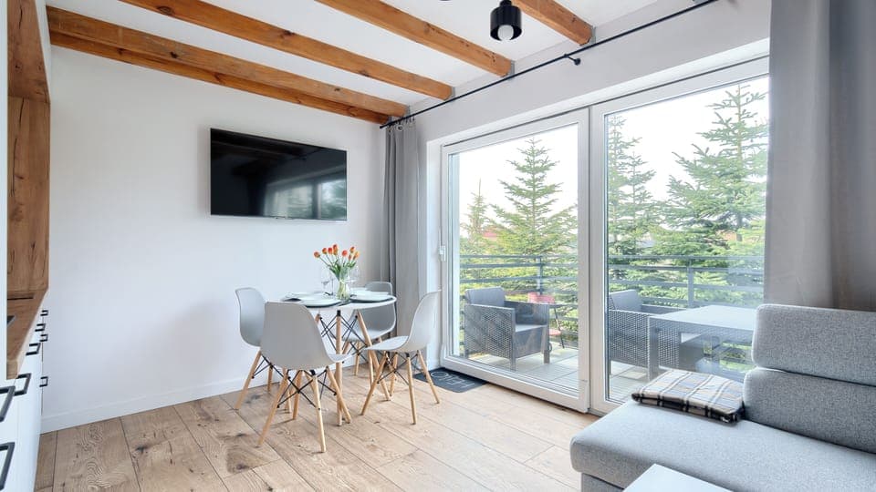 Apartment (10) | Living area | Flat-screen TV