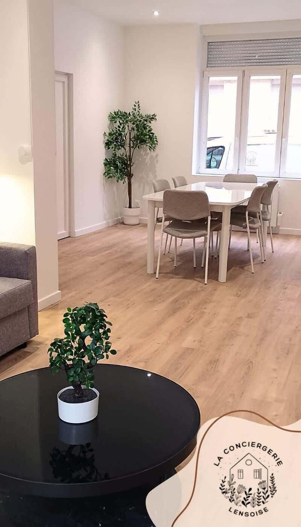 Salon vue sur la cuisine