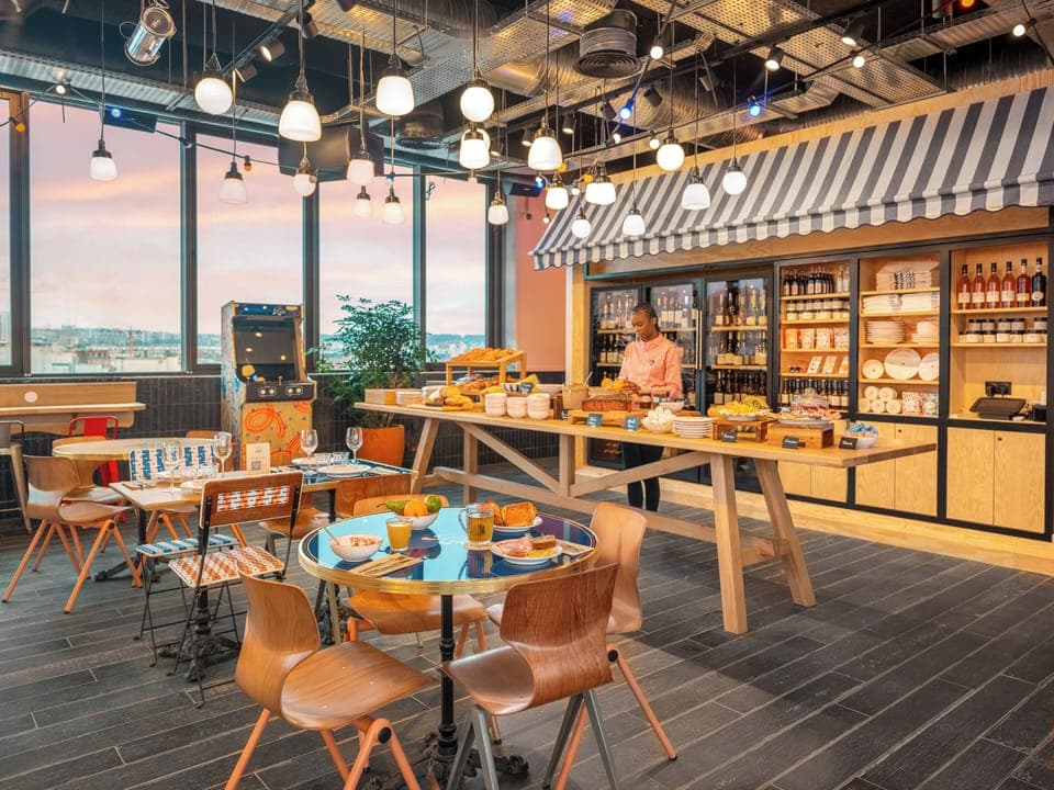 Daily buffet breakfast (EUR 11 per person)