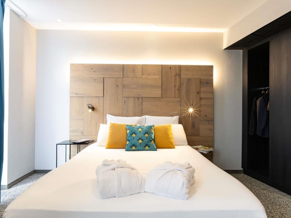 Privilege, Room, 1 Double Bed | Premium bedding, pillowtop beds, in-room safe, desk