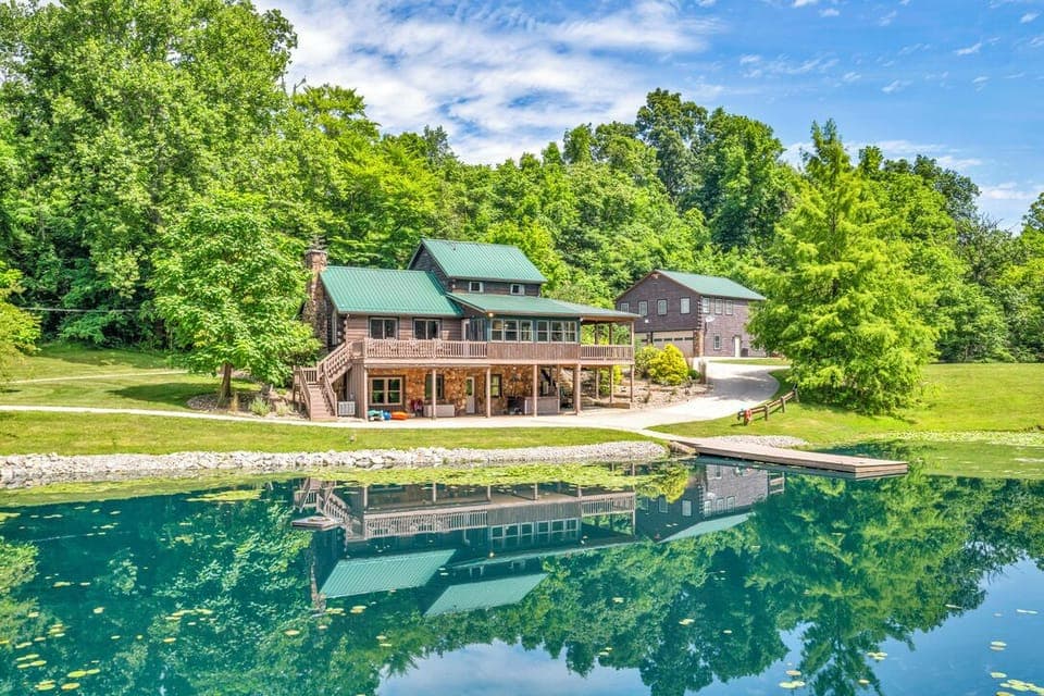 This scene truly captures the essence of calm and relaxation.