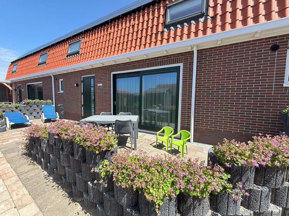 Washing Machine, Clothes Dryer, Laundry Room, Major Appliance, Laundry, Interior Design, Home Appliance, Flooring, Floor, Kitchen Appliance