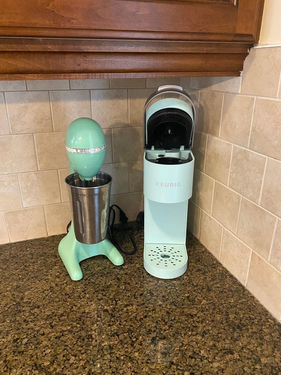 Lots of small kitchen appliances