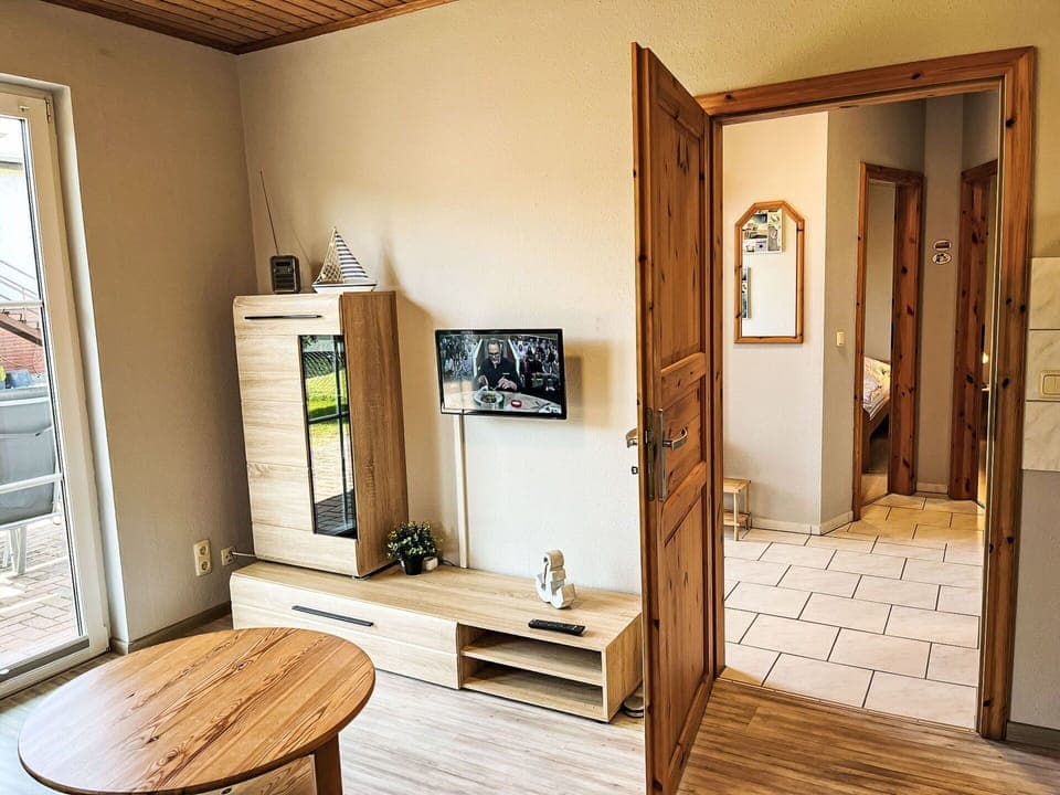 Flooring, Furniture, Floor, Interior Design, Wood, Wood Flooring, Room, Laminate Flooring, Lighting, Door