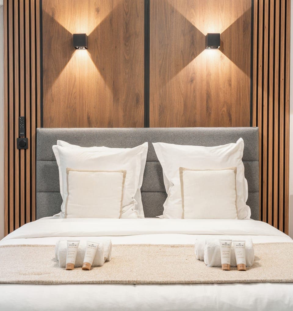 Superior Studio | Laptop workspace, travel crib, free WiFi, bed sheets