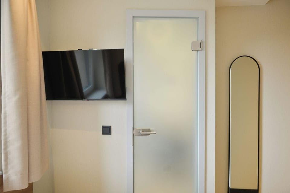 Basic Single Room | In-room safe, desk, blackout drapes, free WiFi