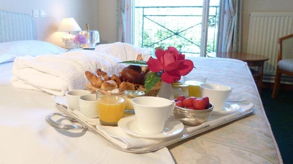 Room service - dining