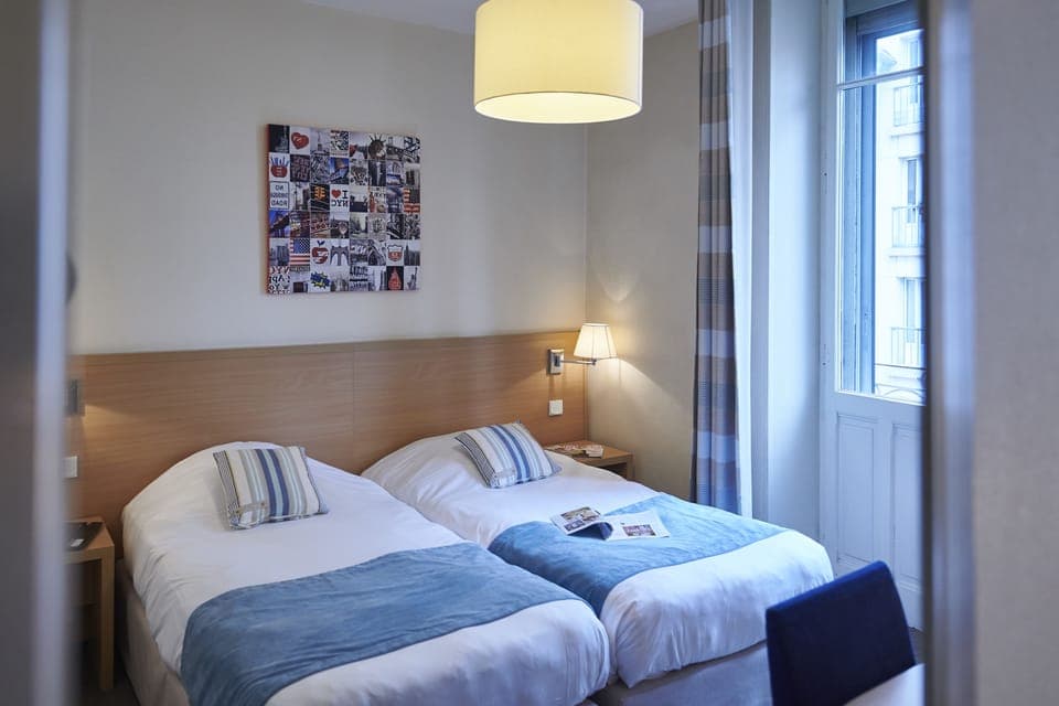 Twin Room | Desk, soundproofing, iron/ironing board, free WiFi