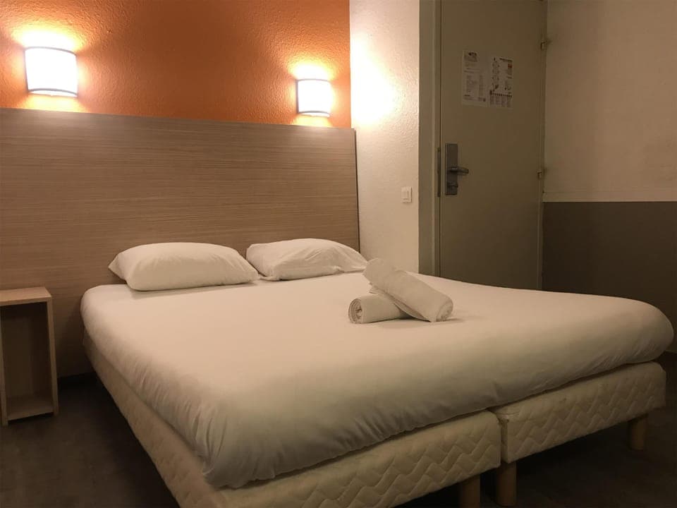 Standard Room, 1 Double Bed | Desk, laptop workspace, soundproofing, free WiFi