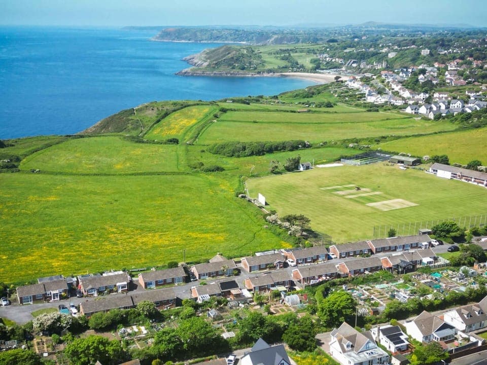 Cosy Cottage - 2 Bedroom Cottage - Mumbles (7209)