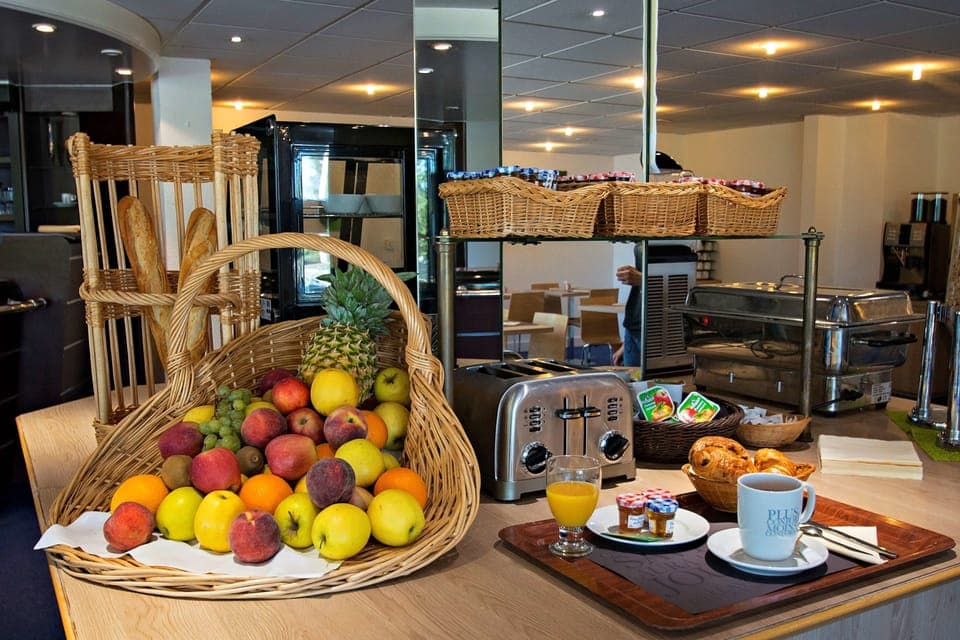 Daily buffet breakfast (EUR 12.90 per person)