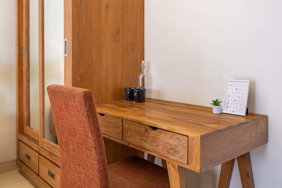 Suite, Balcony | 1 bedroom, desk, laptop workspace, free WiFi