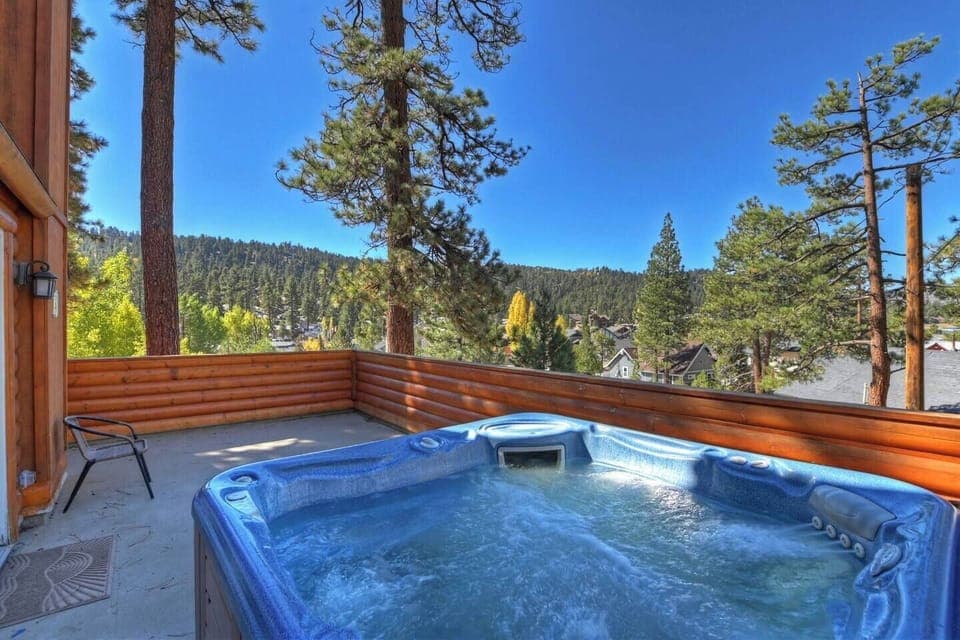 Hot tub with a view! Partial lake view as well!