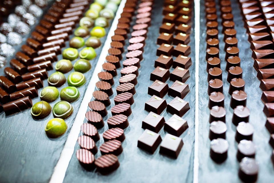 2 bars/lounges, 2 beach bars