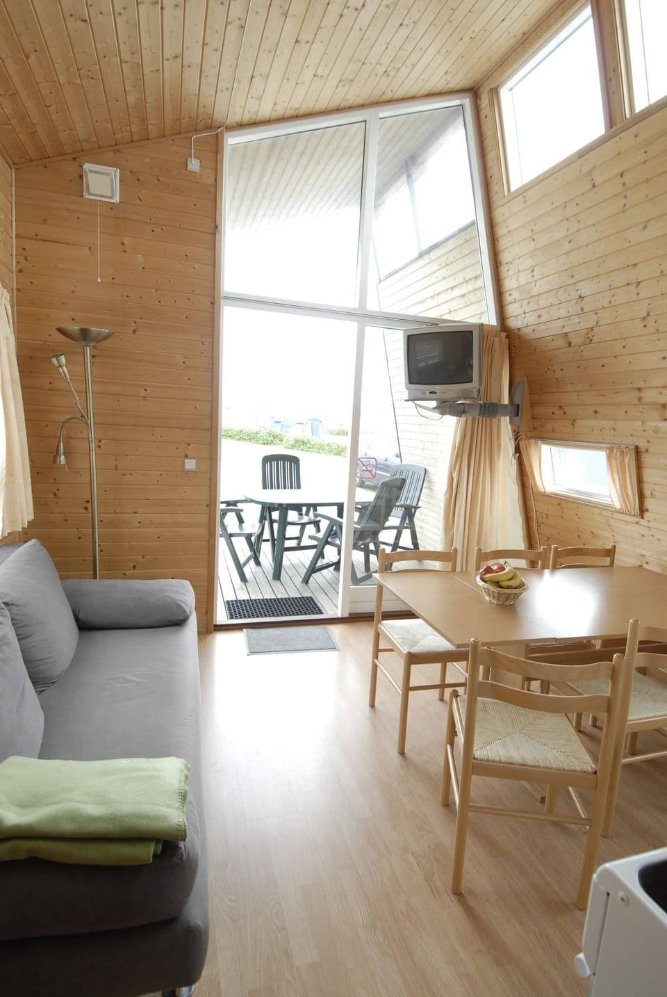 Comfort Cabin, Private Bathroom (Linen Excluded) | Living area | TV