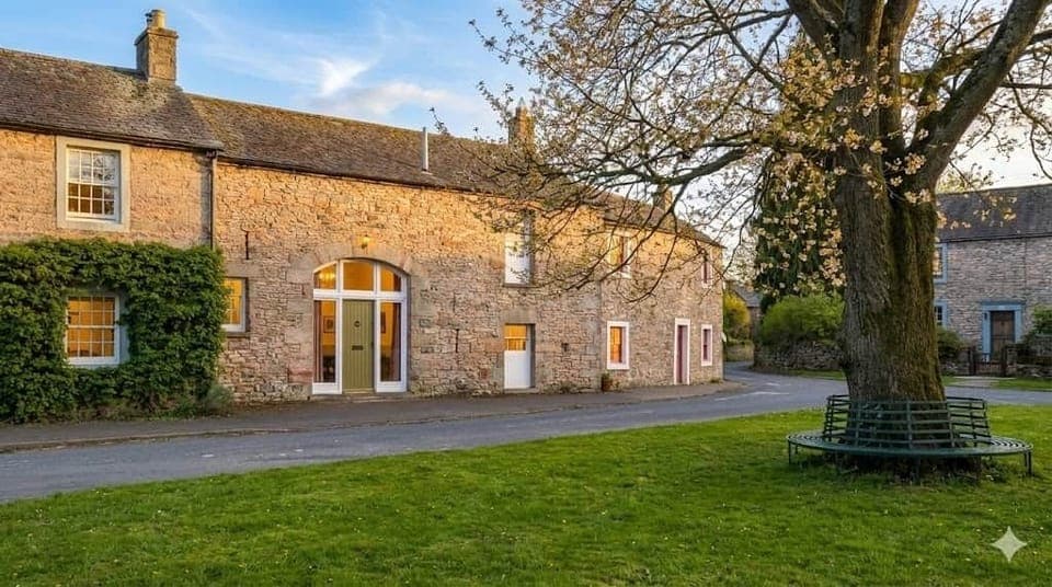 Maple Cottage Updated Entrance