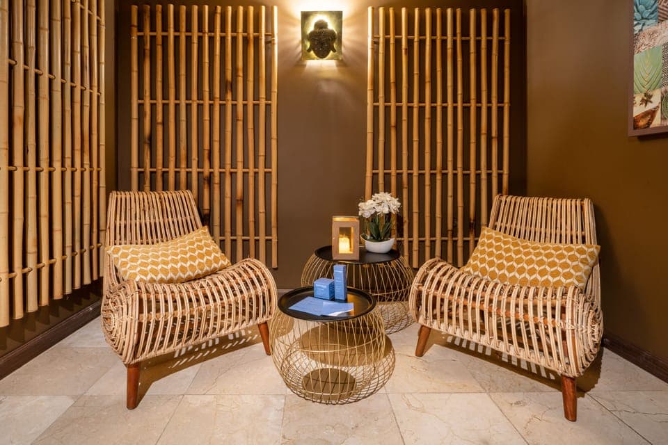 Couples treatment rooms, sauna, hot tub, steam room, Turkish bath