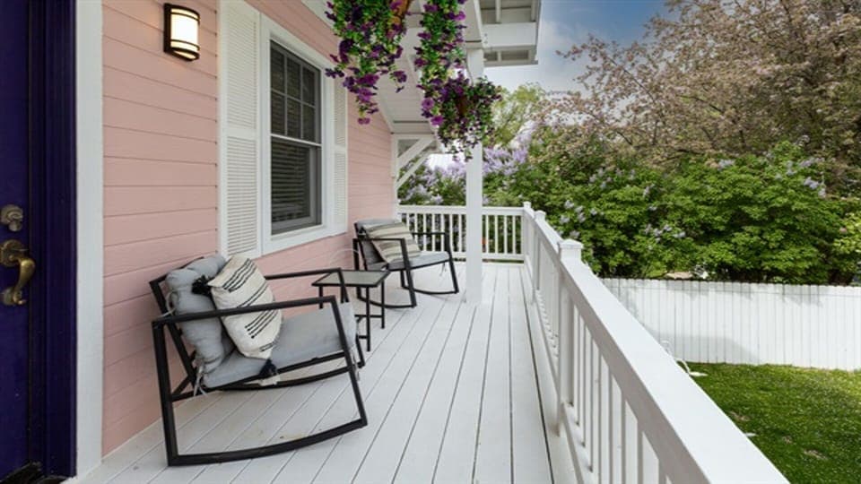 Private Deck