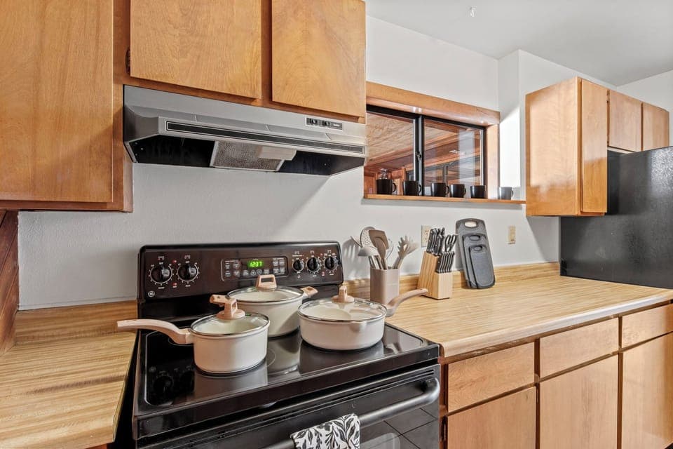 Stove and cookware