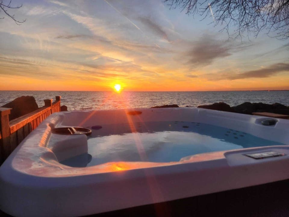 Year round lake view hot tub