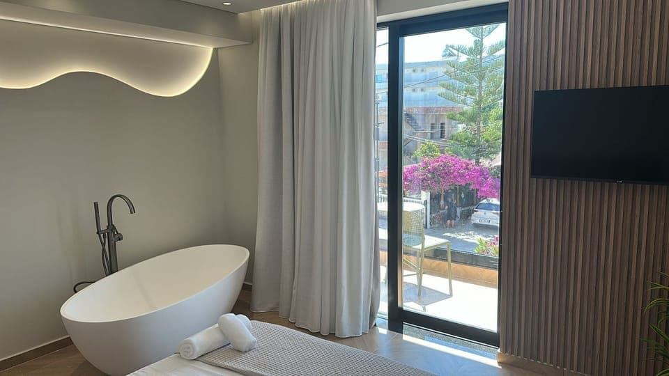 Superior Double Room, Balcony, City View | Hypo-allergenic bedding, free WiFi, bed sheets