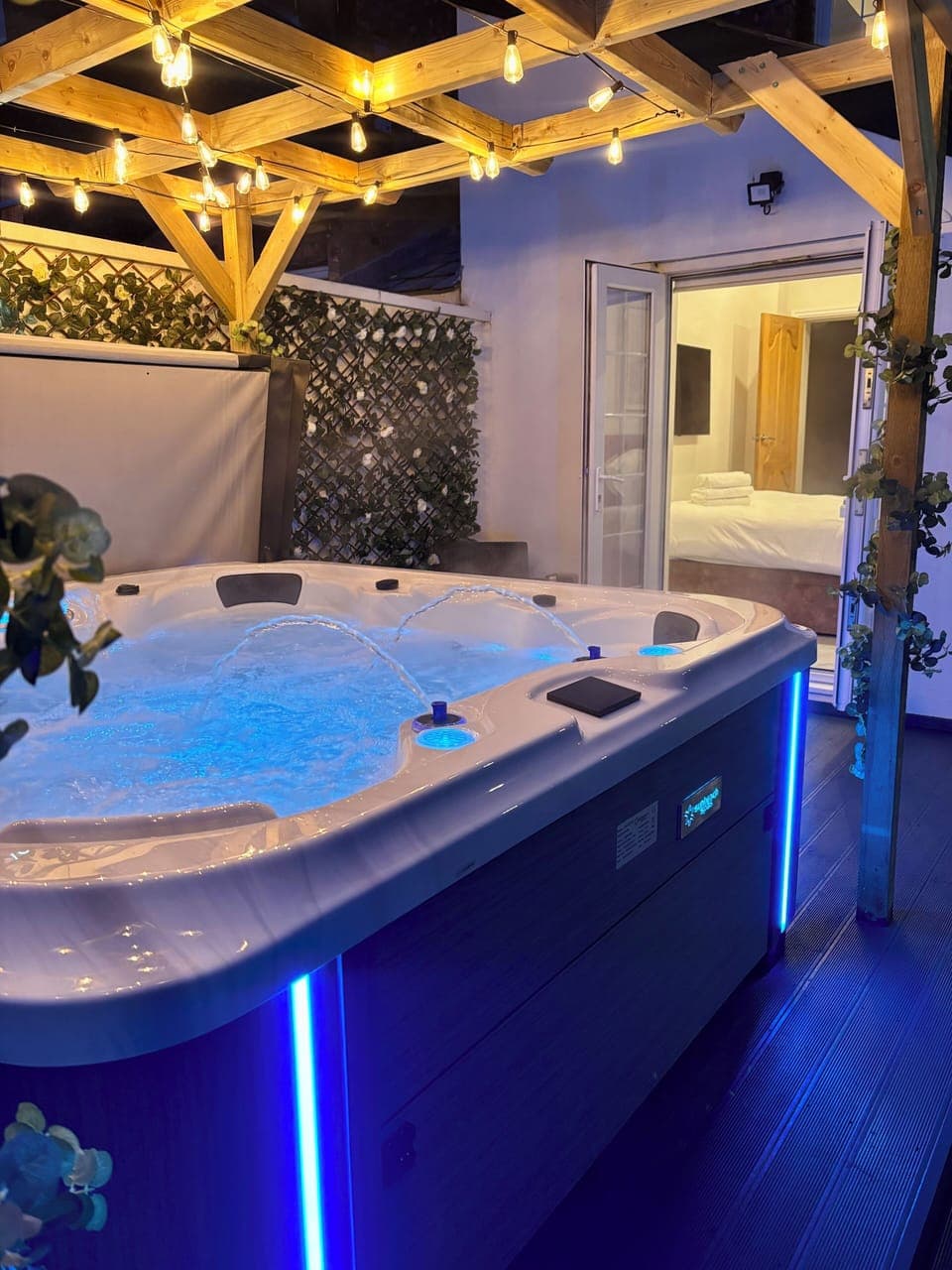 Private hot tub