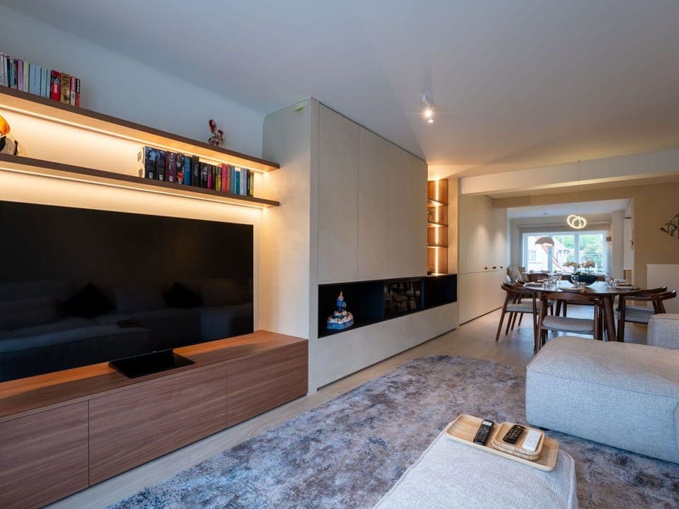 Interior Design, Furniture, Shelf, Shelving, Wood, Flooring, Living Room, Ceiling, Floor, Television