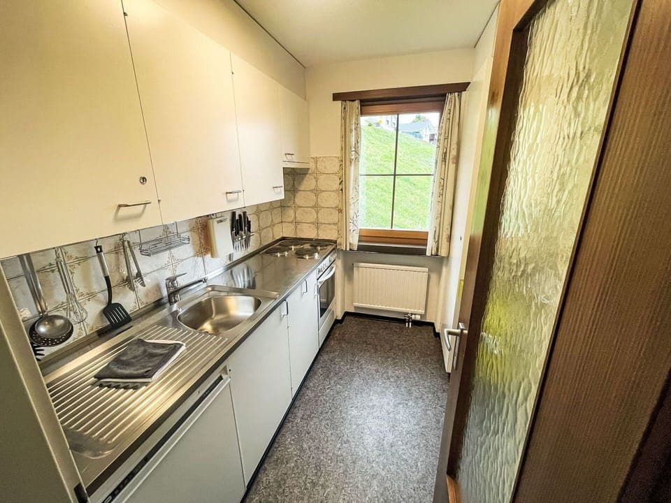 Flooring, Floor, Plumbing Fixture, Interior Design, Plumbing, Toilet, Bathroom, Tile, Tap, Bathroom Sink