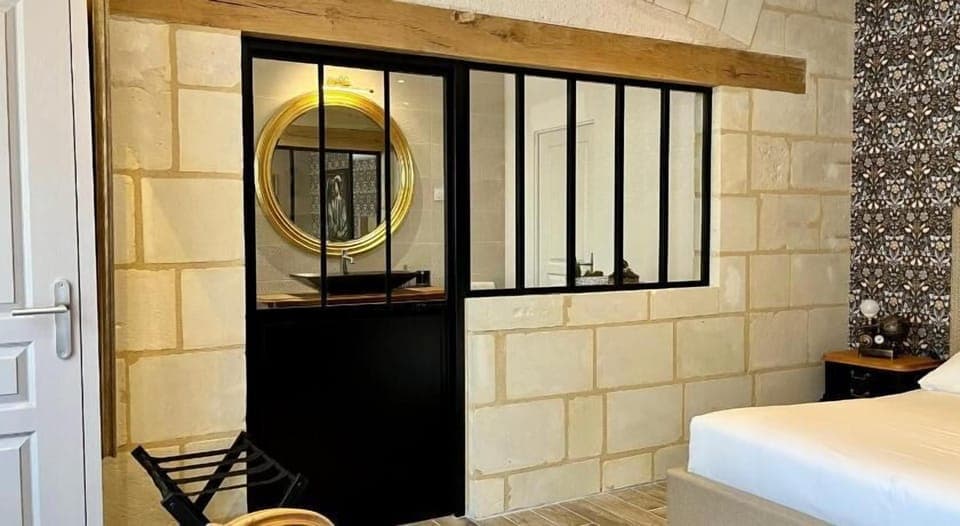 Classic Triple Room | Soundproofing, free WiFi, bed sheets