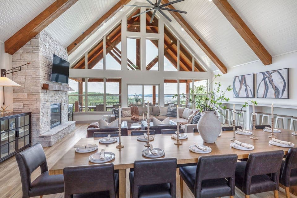 Seating for 32 inside around the tables!