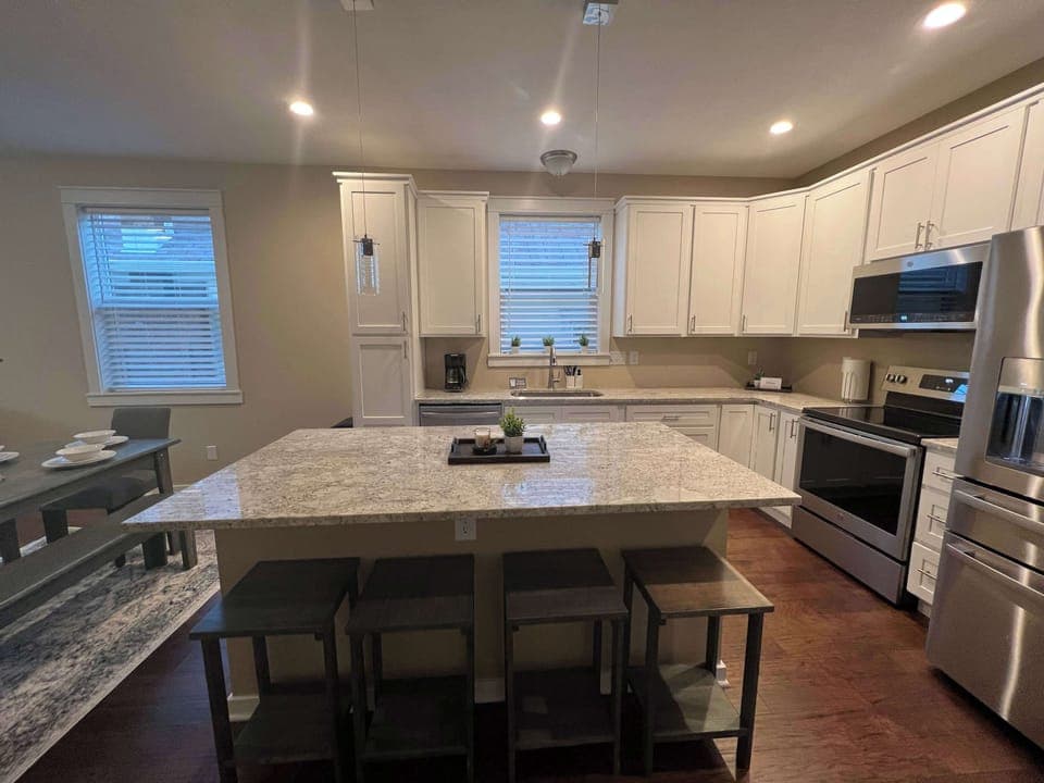 Kitchen island 