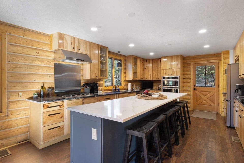The kitchen is fully equipped with everything you need to cook a meal including dishes, cookware, utensils, plates, cups & bowls. 