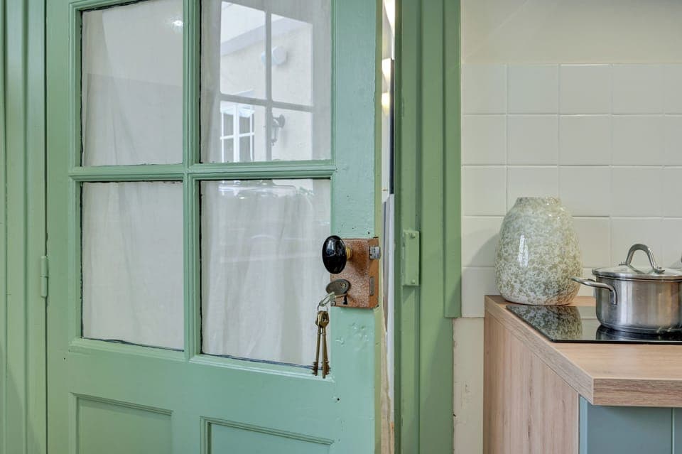 Daily buffet breakfast (EUR 13.90 per person)