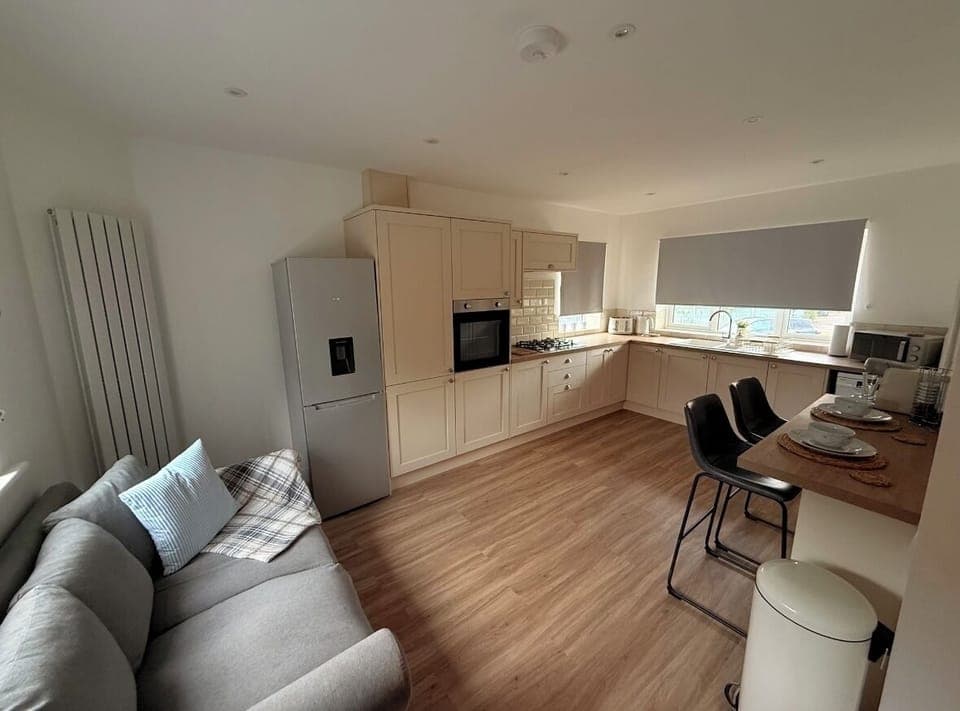 Fully equipped modern spacious kitchen.