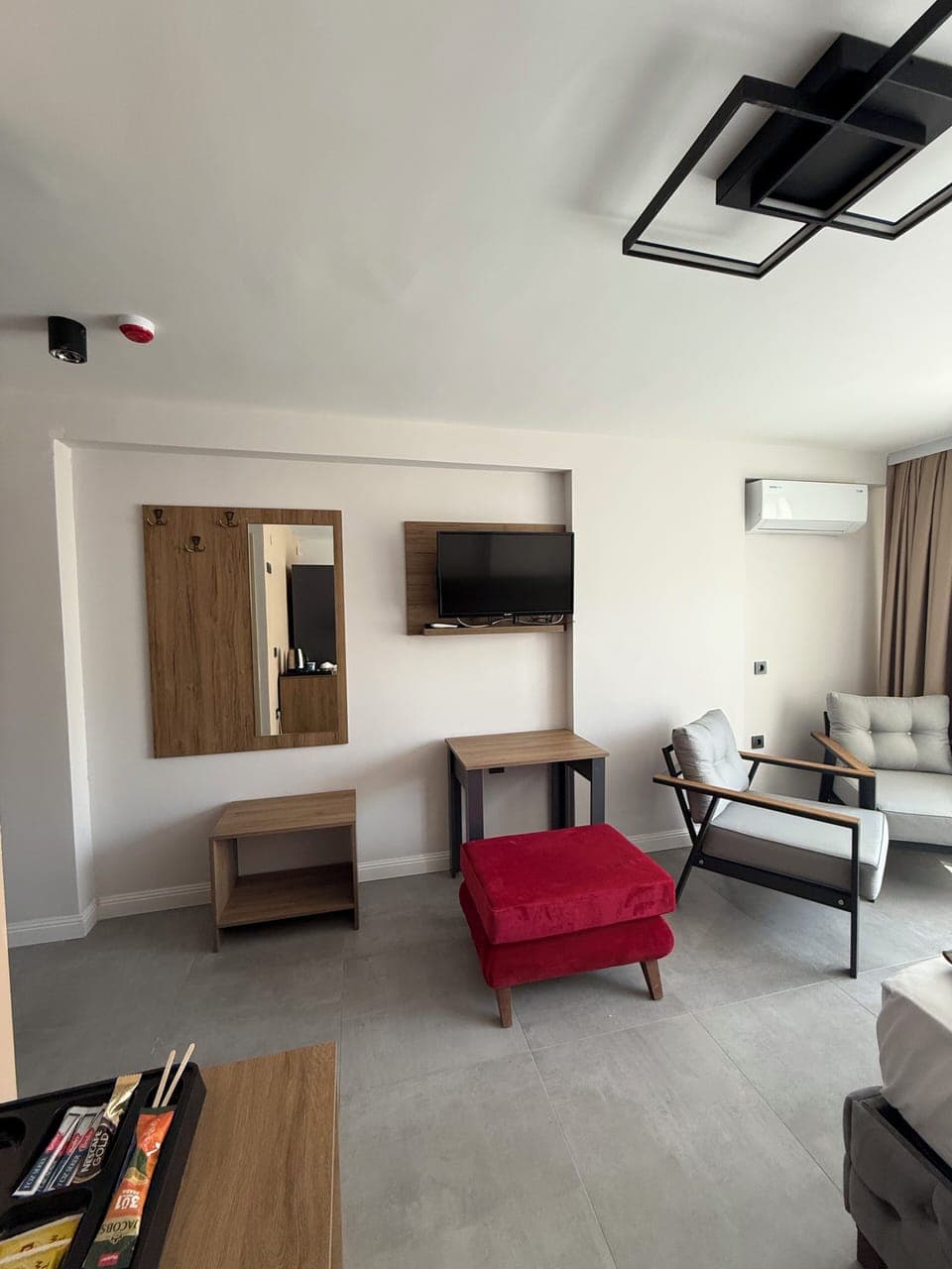 Hypo-allergenic bedding, Tempur-Pedic beds, free WiFi, bed sheets